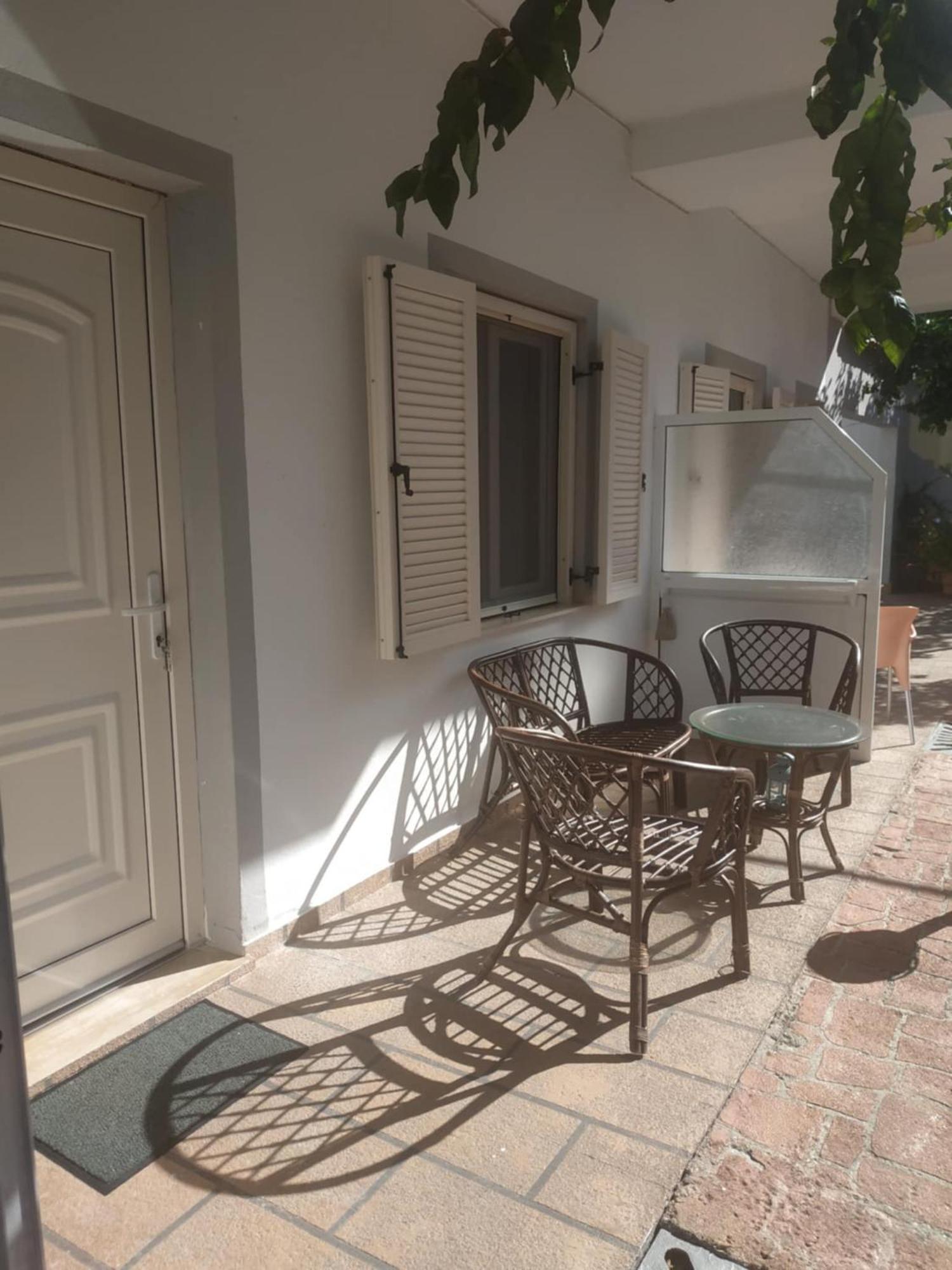 Milto'S Studios Parga Exterior photo